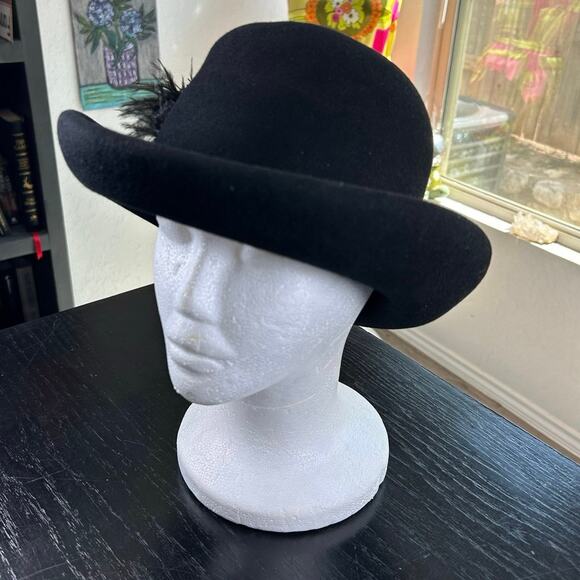 Vintage- Wool-  Feather - Bowler Hat- Doeskin Michelle- made in USA chic - Picture 2 of 9